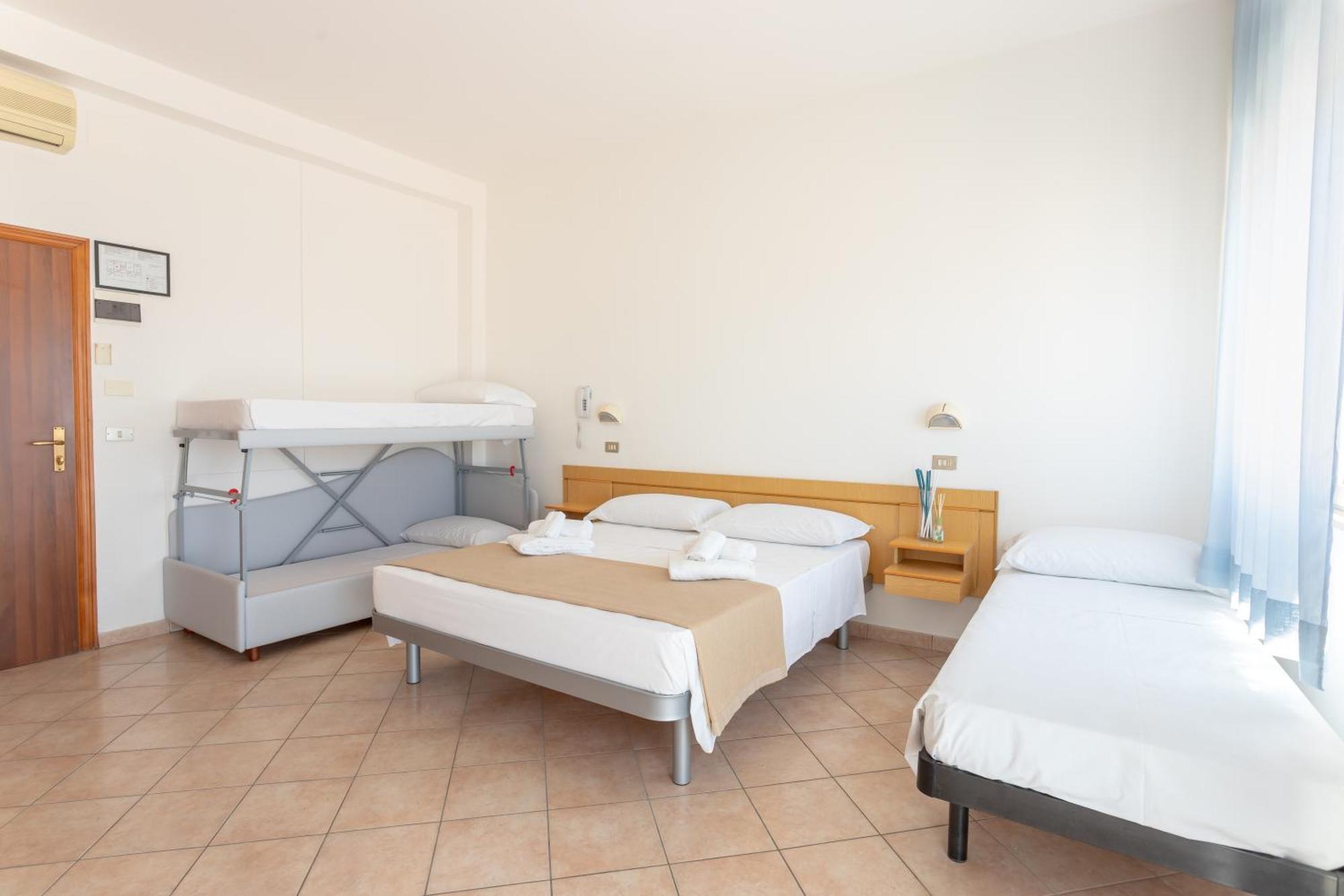 Hotel Katina リミニ エクステリア 写真