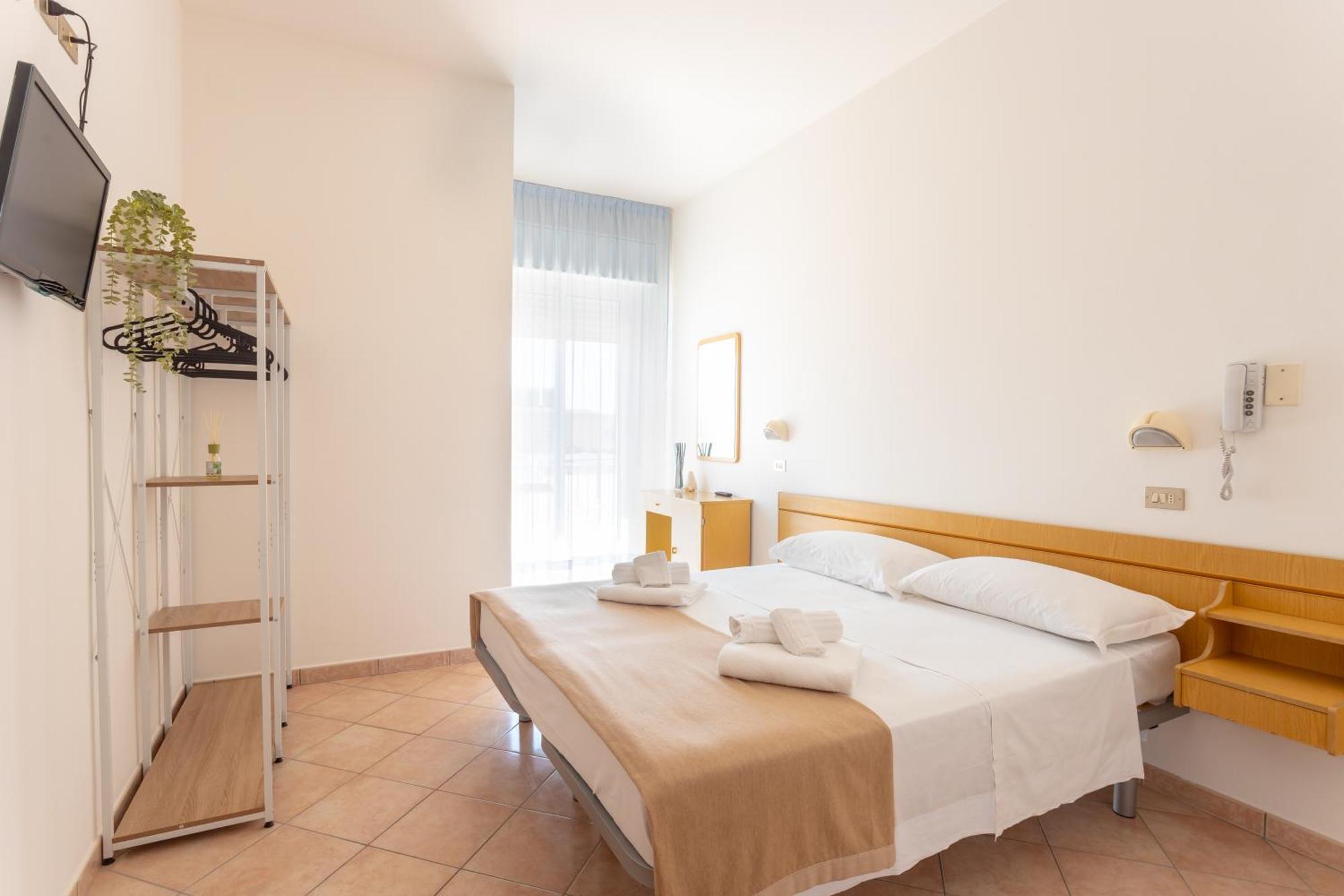 Hotel Katina リミニ エクステリア 写真