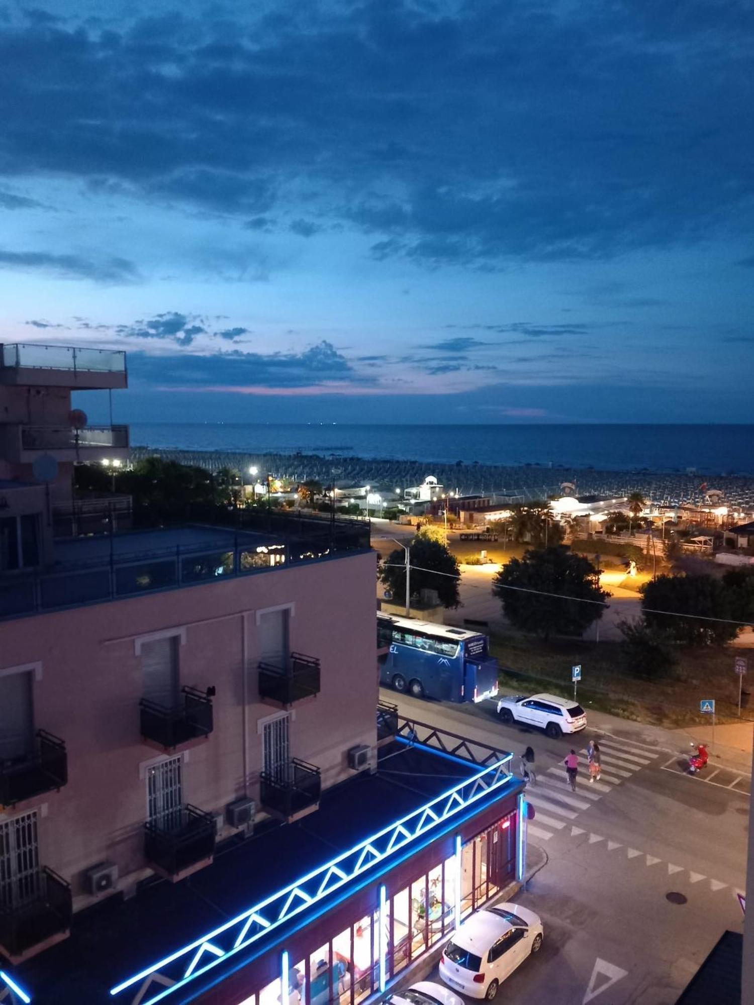 Hotel Katina リミニ エクステリア 写真